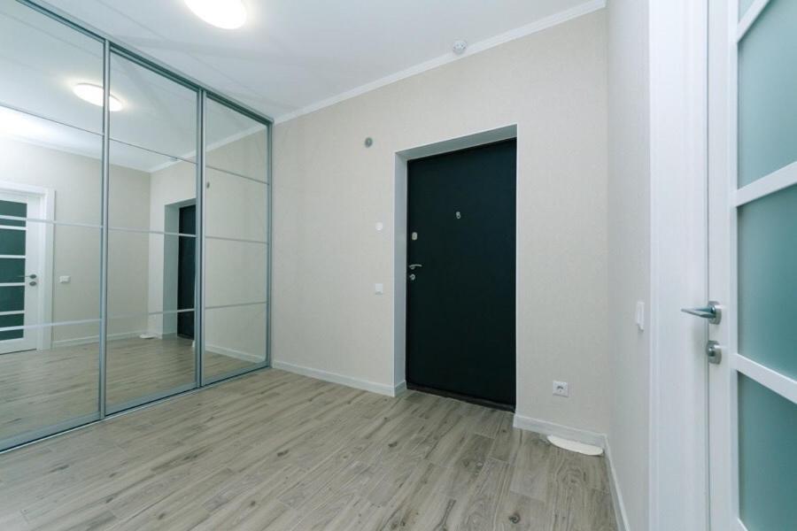 Драгоманова 38А 2Й Поверх Appartement Kiev Buitenkant foto